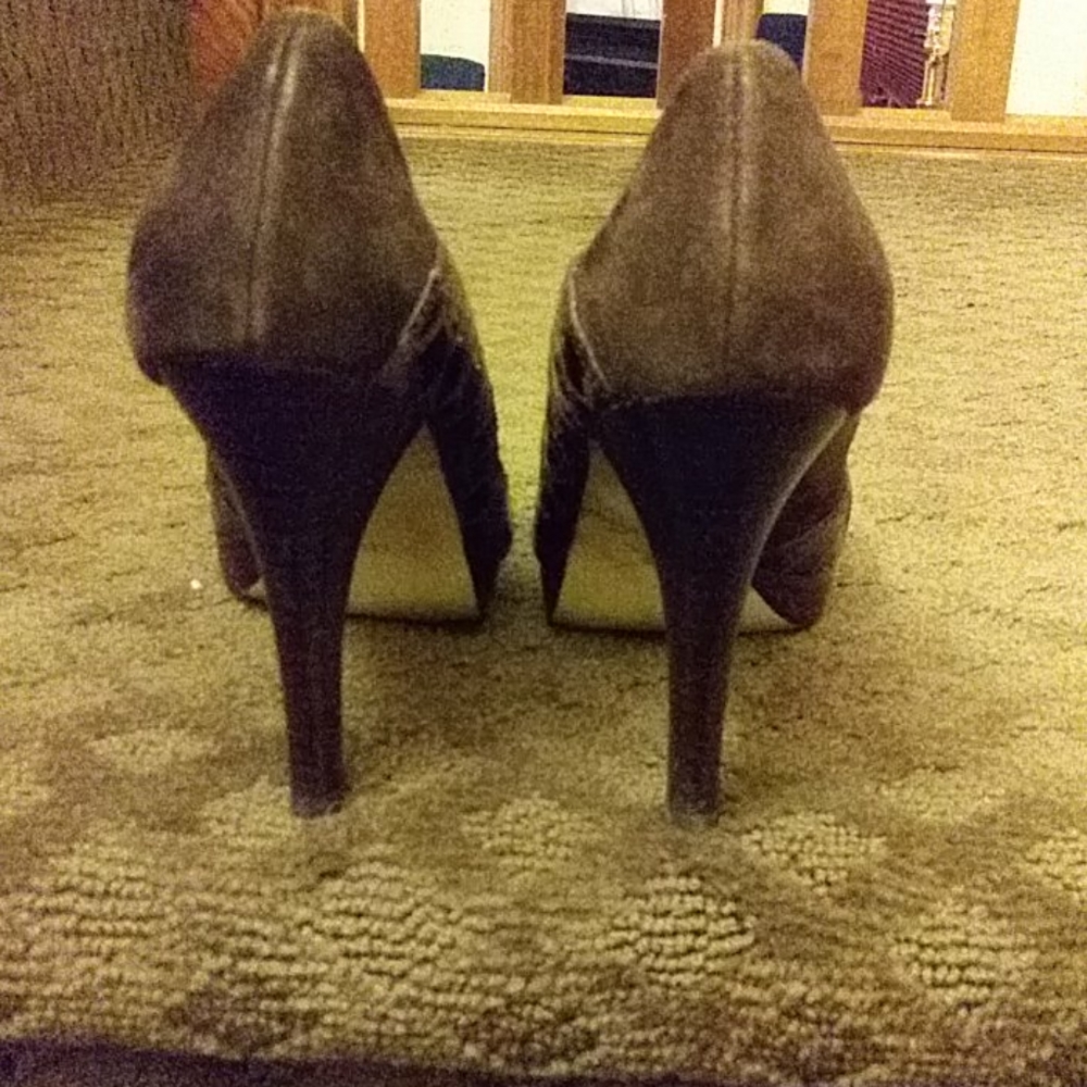 Shoes - Picture 5 of 7